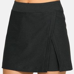 🚫ISO Outdoor Voices Court Skort!
